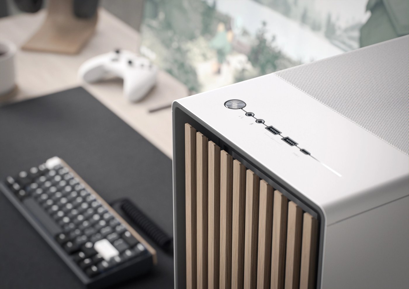 Fractal Design North: chalk white with an oak front